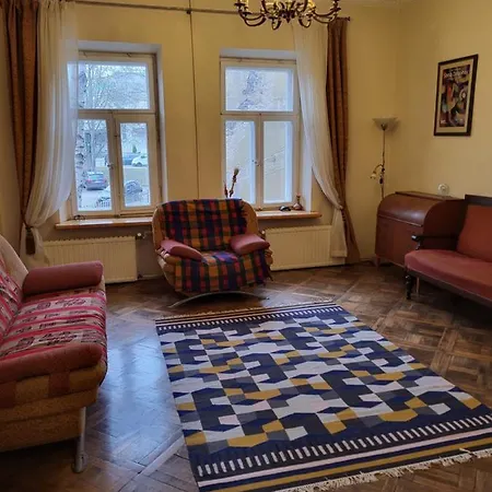 90 Sq.m. In Centre Of Apartmán *