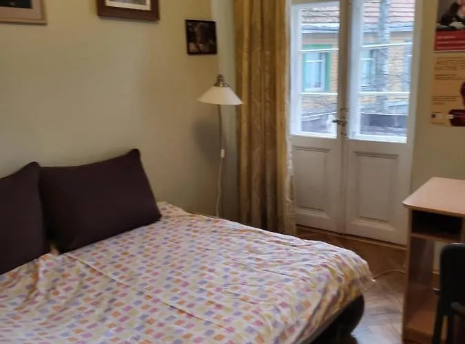 90 Sq.m. In Centre Of Lejlighed